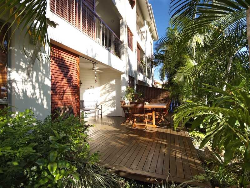 2/242 Grafton Street, Cairns City QLD 4870