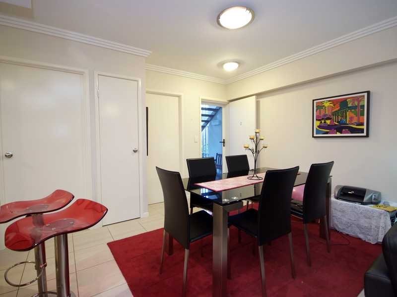 2/242 Grafton Street, Cairns City QLD 4870