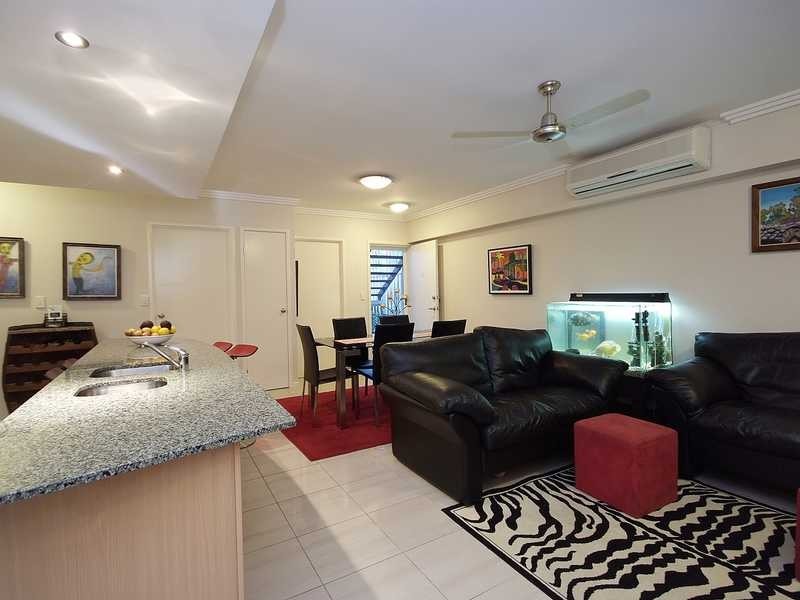 2/242 Grafton Street, Cairns City QLD 4870