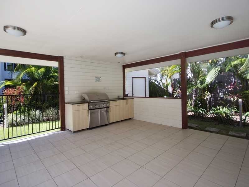 2/242 Grafton Street, Cairns City QLD 4870