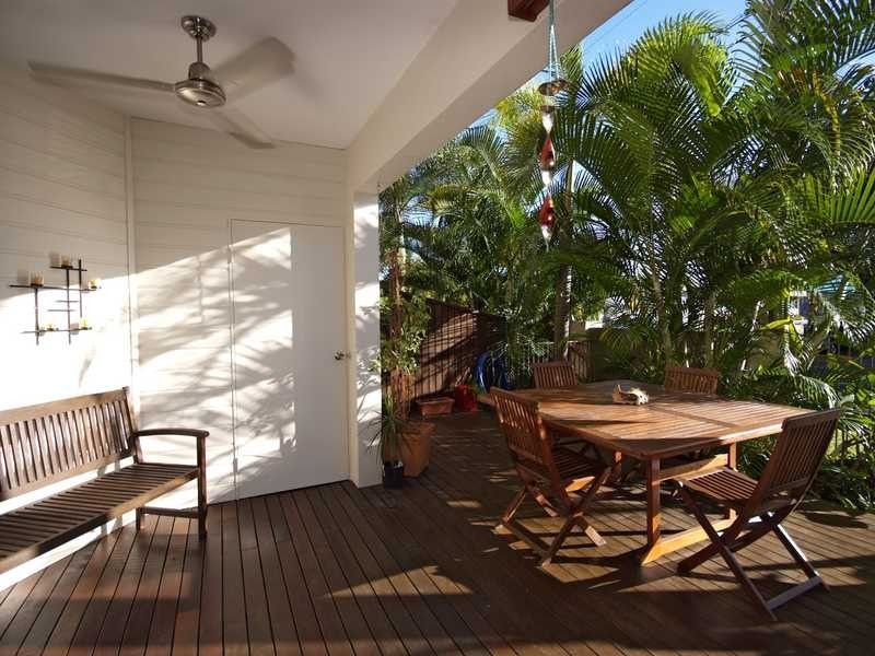 2/242 Grafton Street, Cairns City QLD 4870