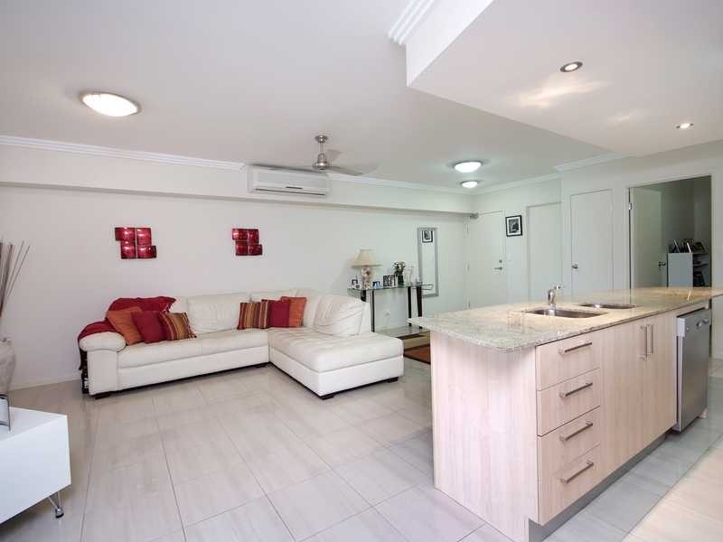 1/242 Grafton Street, Cairns North QLD 4870