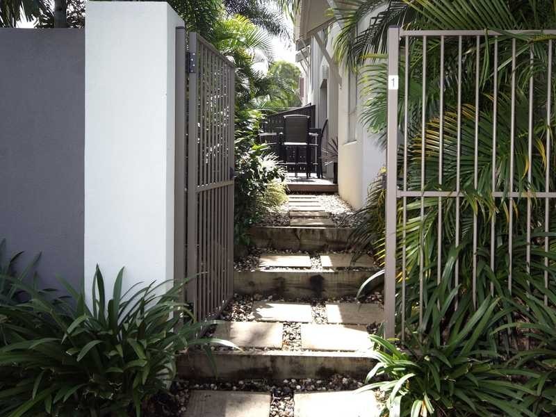 1/242 Grafton Street, Cairns North QLD 4870