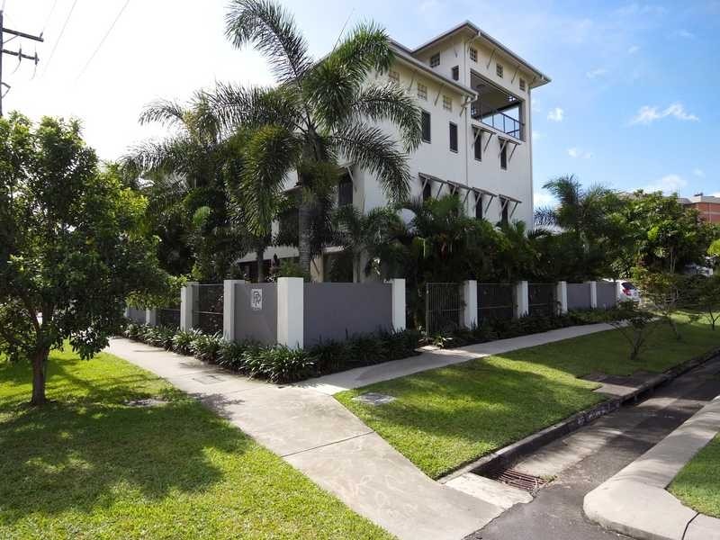 1/242 Grafton Street, Cairns North QLD 4870