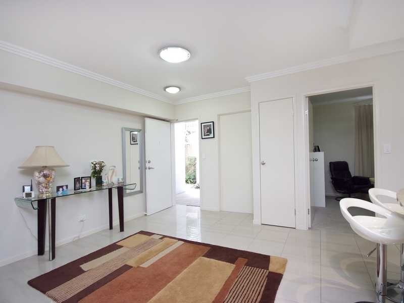 1/242 Grafton Street, Cairns North QLD 4870