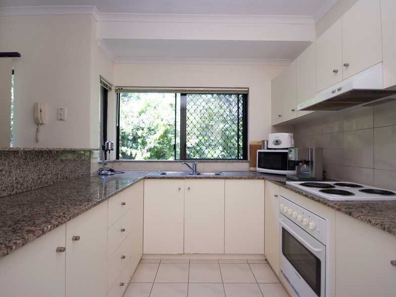 8/353 Severin Street, Cairns QLD 4870