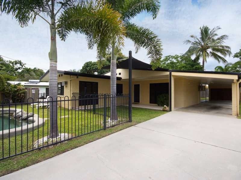 4 Tapini Close, Trinity Beach QLD 4879
