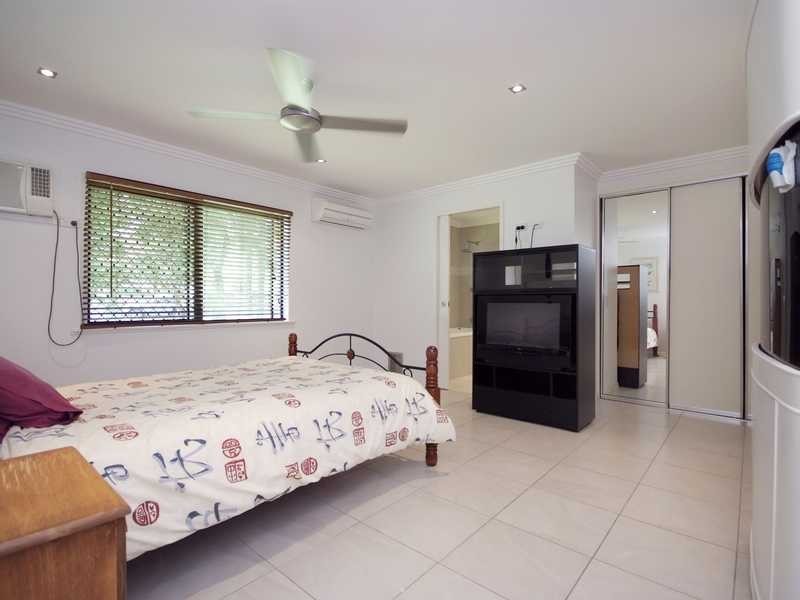 4 Tapini Close, Trinity Beach QLD 4879