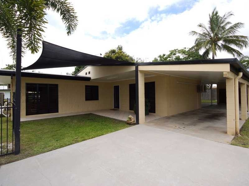 4 Tapini Close, Trinity Beach QLD 4879