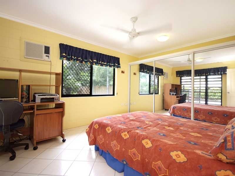 4 Tapini Close, Trinity Beach QLD 4879