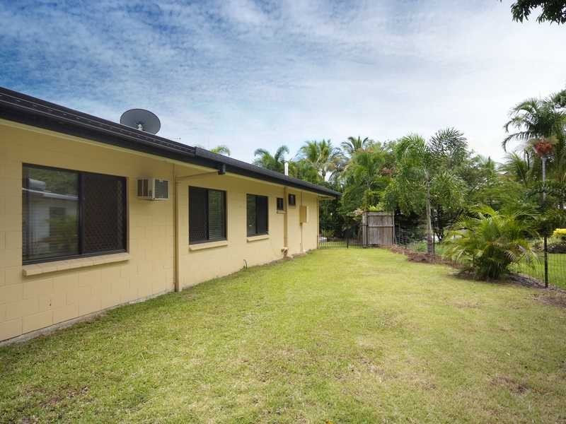 4 Tapini Close, Trinity Beach QLD 4879