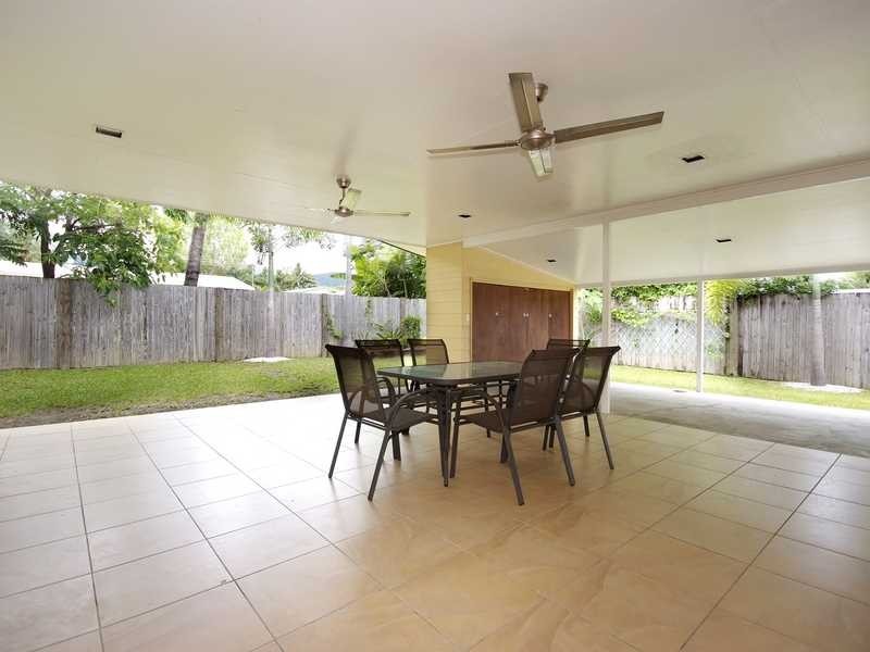 4 Tapini Close, Trinity Beach QLD 4879
