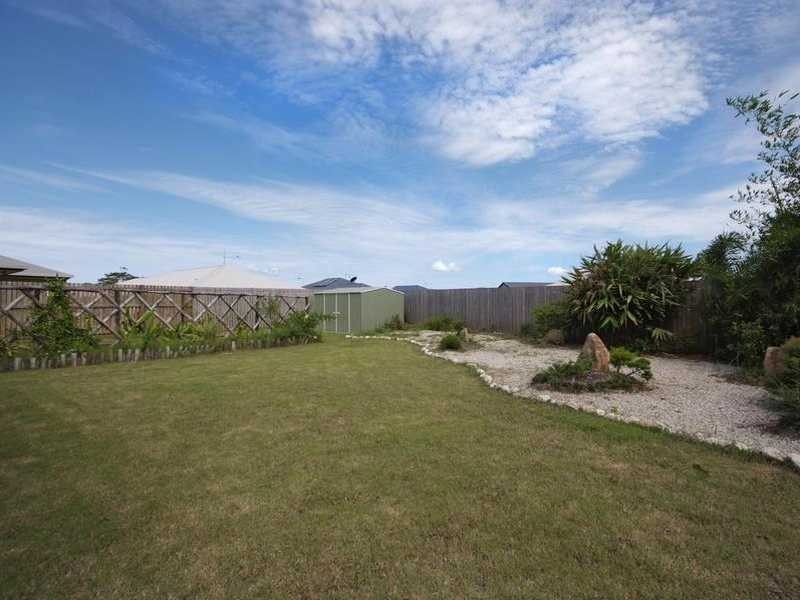 3 Roderick Street, Bentley Park QLD 4869