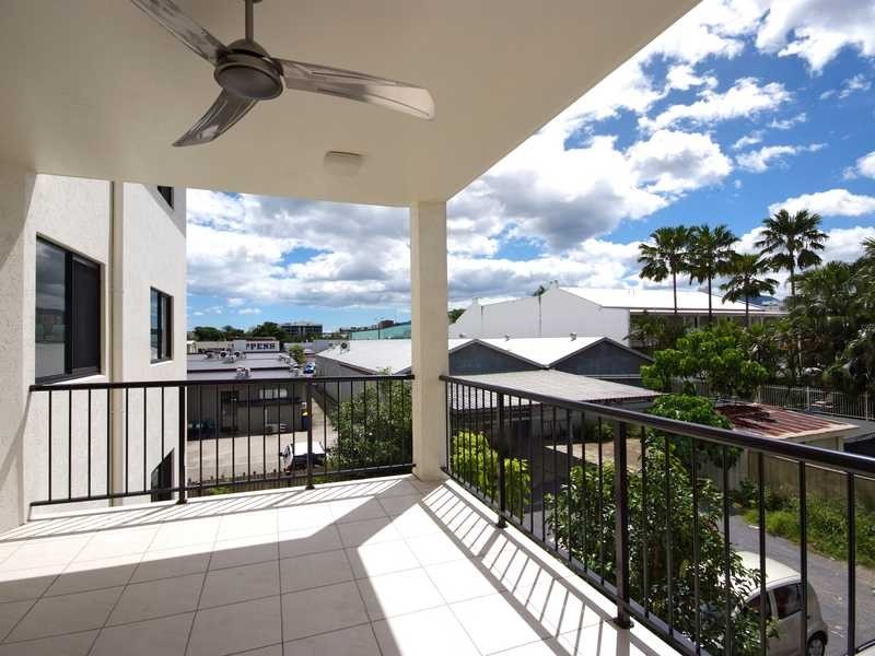 9 / 15-17 Minnie Street, Cairns QLD 4870