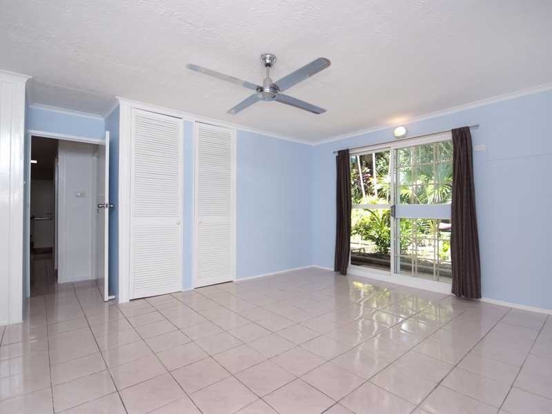 4 Fern Street, Holloways Beach QLD 4878