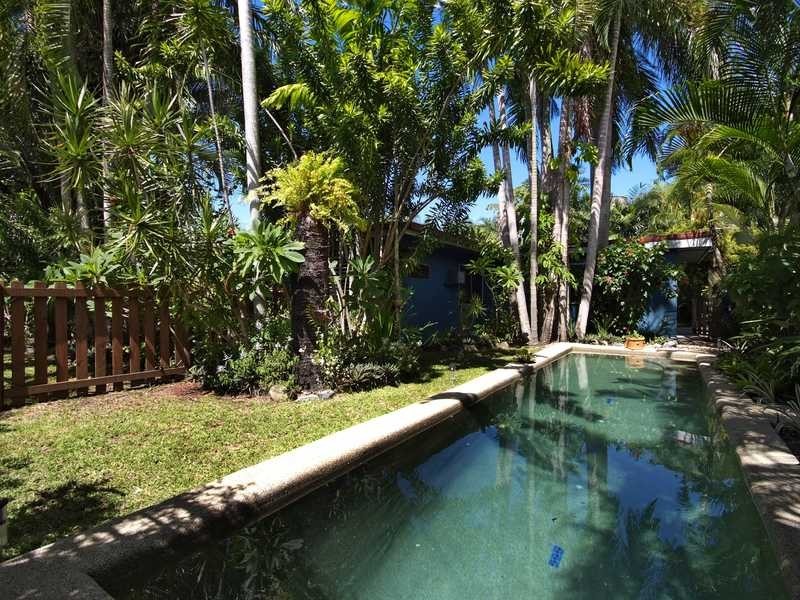 4 Fern Street, Holloways Beach QLD 4878