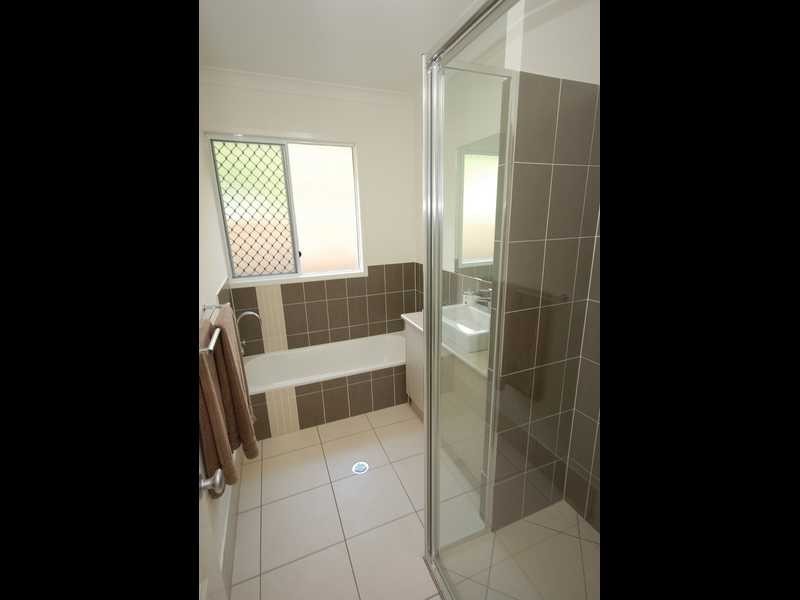 6 Davidson Close, Redlynch QLD 4870