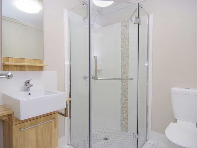 318/22 Ward Street, Mooroobool QLD 4870