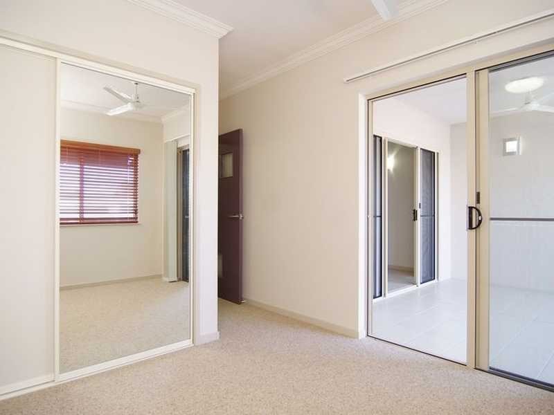 318/22 Ward Street, Mooroobool QLD 4870
