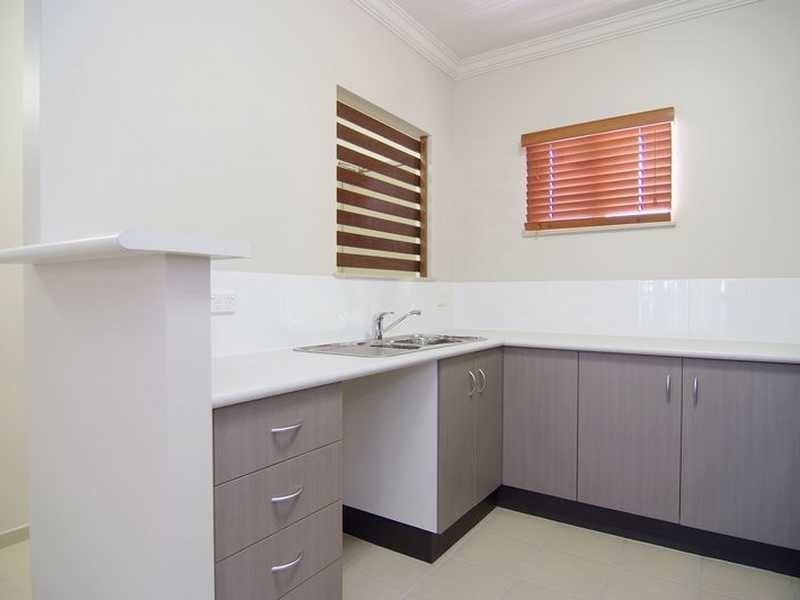 318/22 Ward Street, Mooroobool QLD 4870