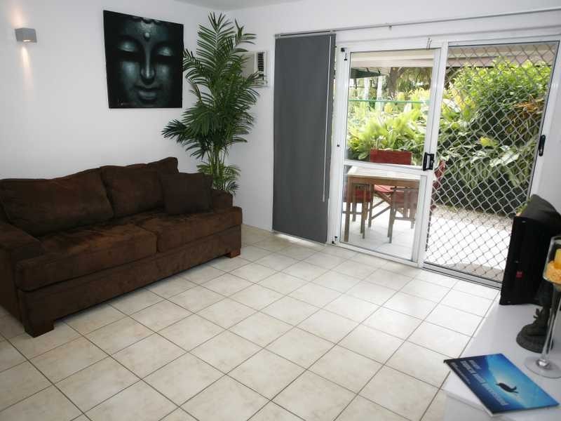 4/239 Lake Street, Cairns City QLD 4870