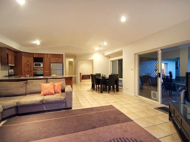 9 West Park Ridge Drive, Brinsmead QLD 4870