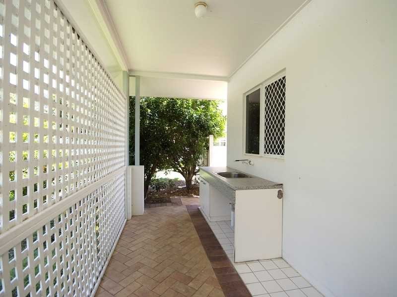 8 Cascade Ave, Kewarra Beach QLD 4879