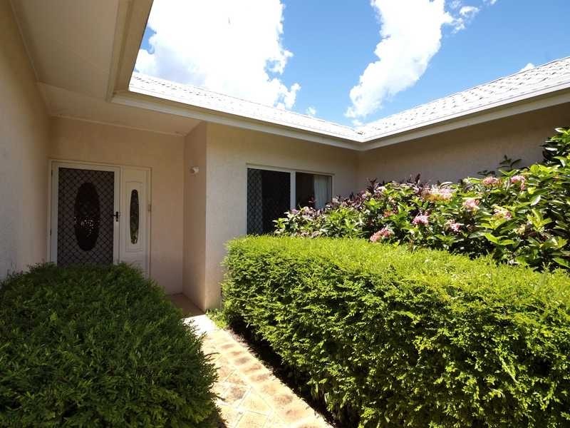 4 Parkinson Drive, Kewarra Beach QLD 4879