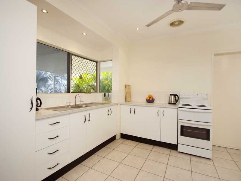 9 Kambara Street, Cairns QLD 4870