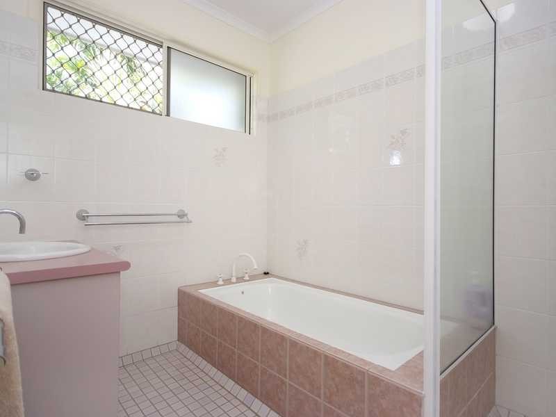 12 Gilmore Street, Bentley Park QLD 4869