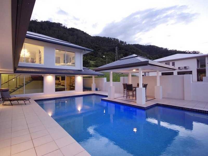 12 Trumpeter Street, Kanimbla QLD 4870