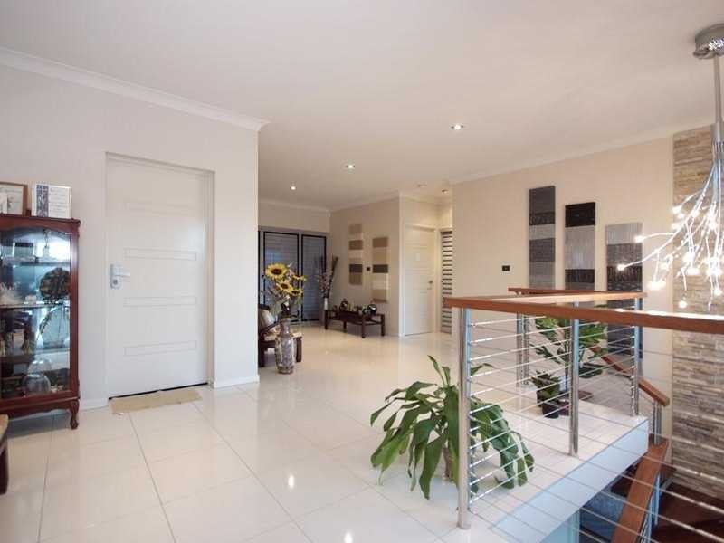 12 Trumpeter Street, Kanimbla QLD 4870