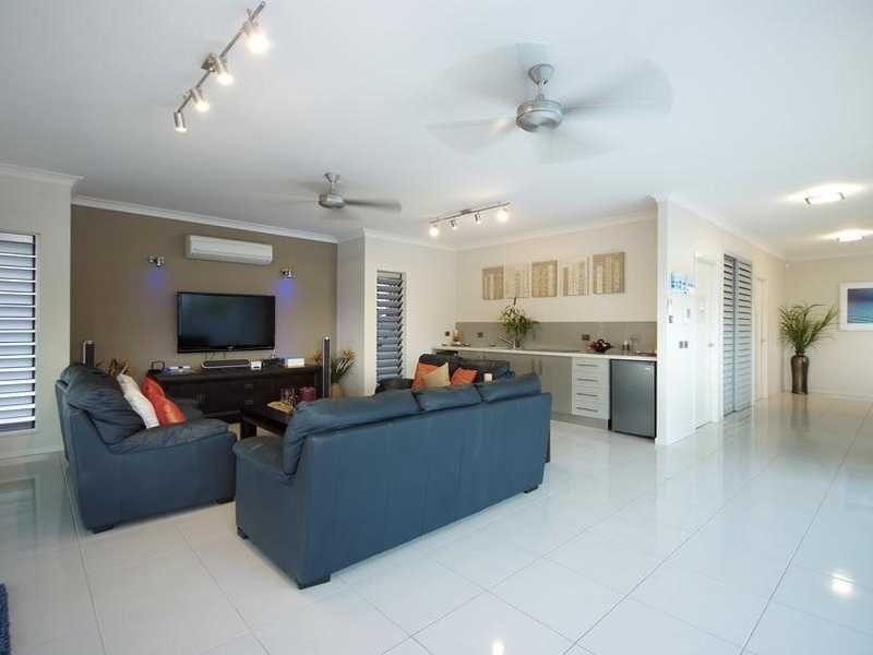 12 Trumpeter Street, Kanimbla QLD 4870