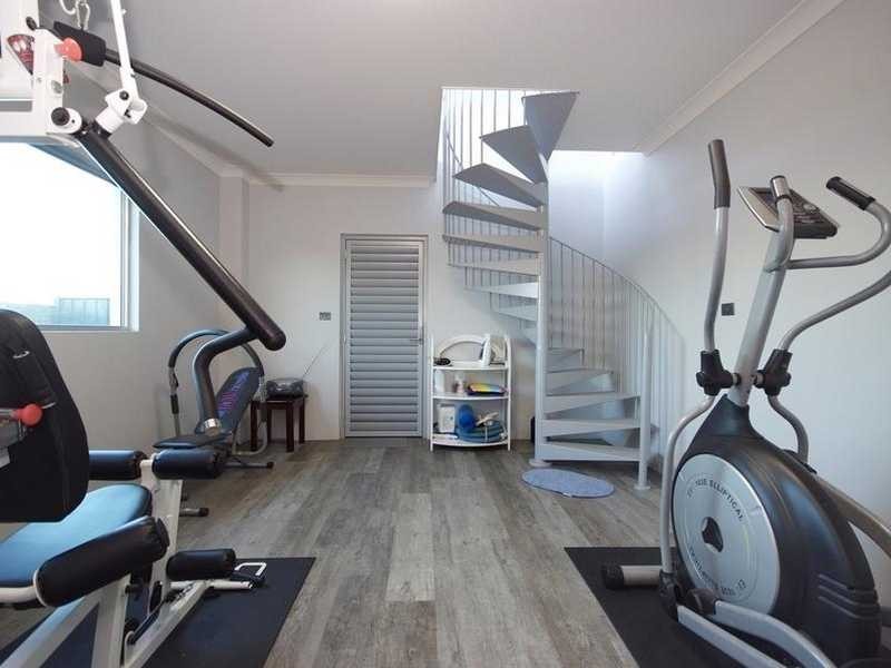 12 Trumpeter Street, Kanimbla QLD 4870