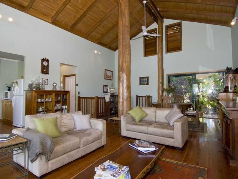 11 Amaroo Street, Smithfield QLD 4878