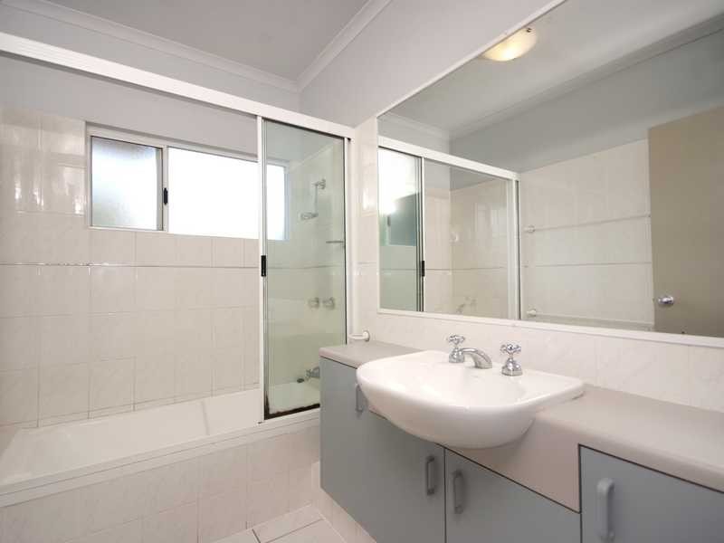 10/8 Brown Street, Woree QLD 4868