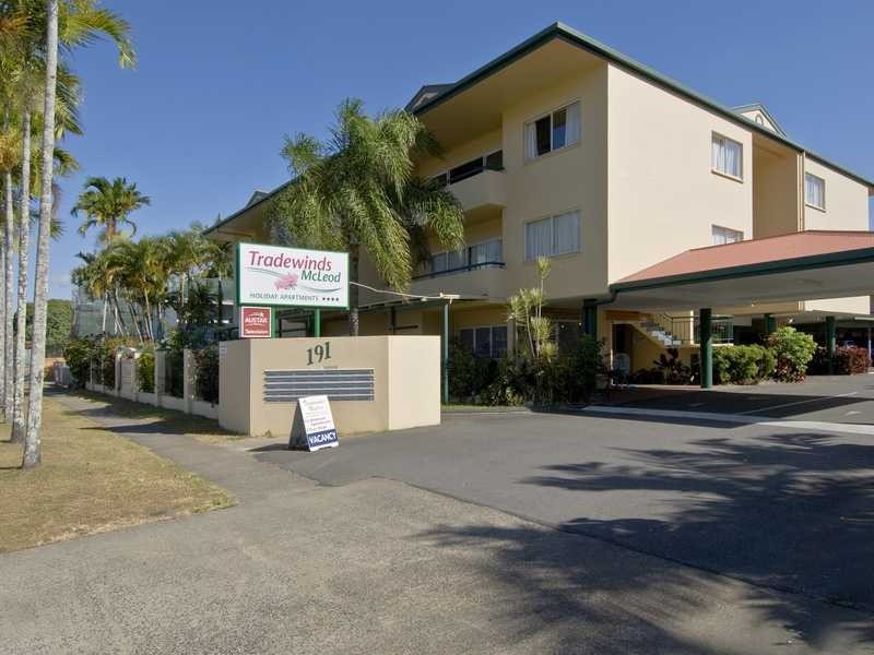 225/191 Mcleod Street, Cairns North QLD 4870