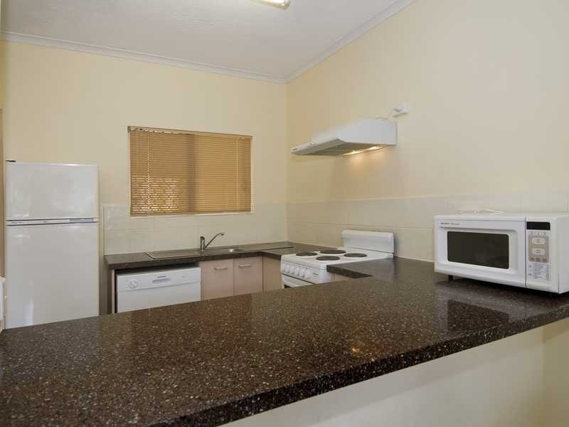 225/191 Mcleod Street, Cairns North QLD 4870