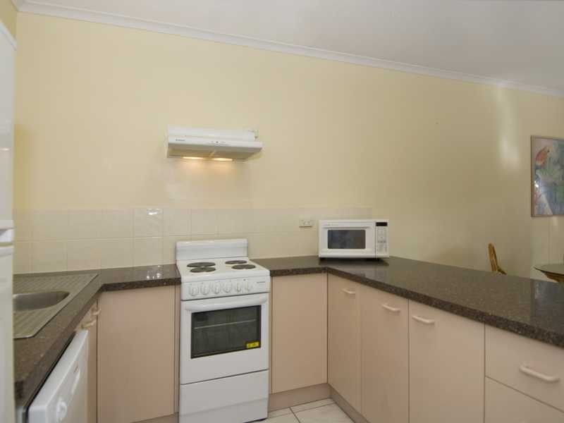 225/191 Mcleod Street, Cairns North QLD 4870