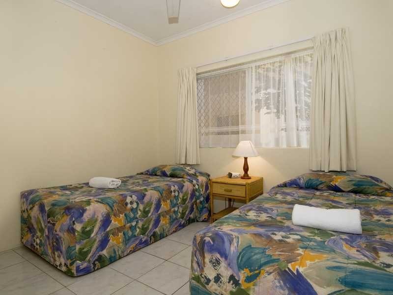 225/191 Mcleod Street, Cairns North QLD 4870