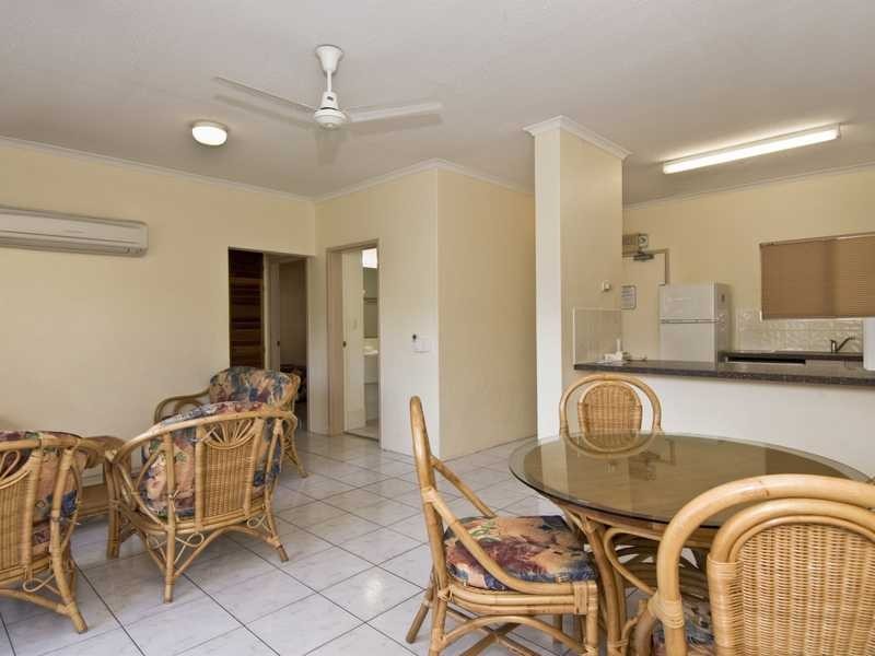 225/191 Mcleod Street, Cairns North QLD 4870