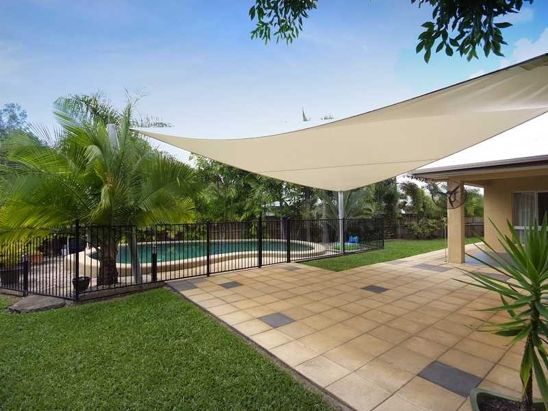 24 Bassett Street, Kanimbla QLD 4870