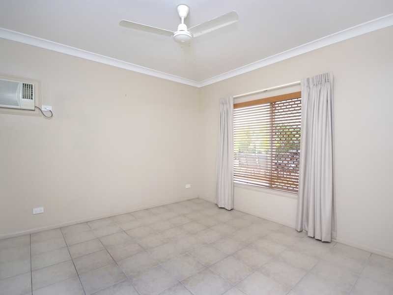 24 Bassett Street, Kanimbla QLD 4870