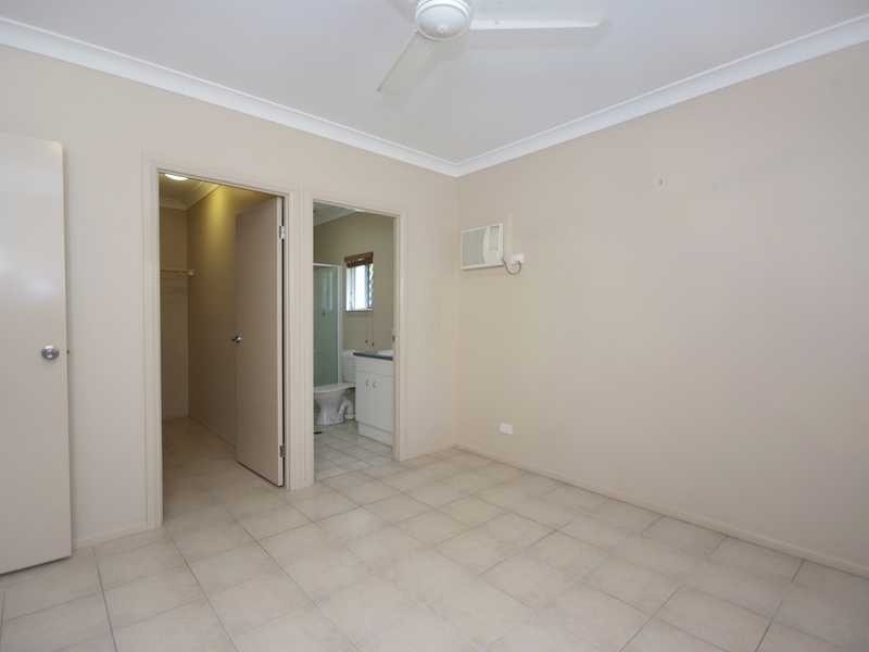 24 Bassett Street, Kanimbla QLD 4870