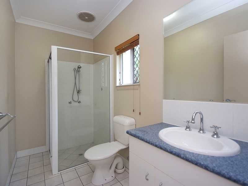 24 Bassett Street, Kanimbla QLD 4870