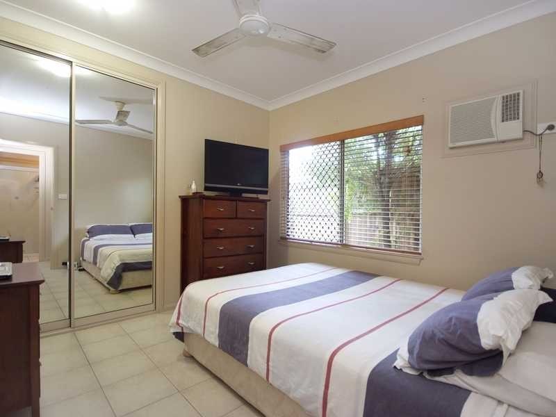 24 Bassett Street, Kanimbla QLD 4870