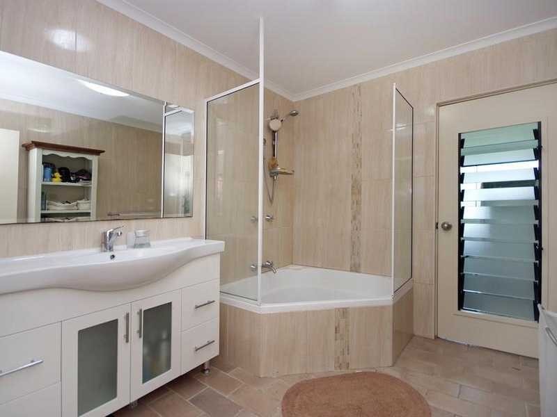 130 Anderson Road, Bayview Heights QLD 4868