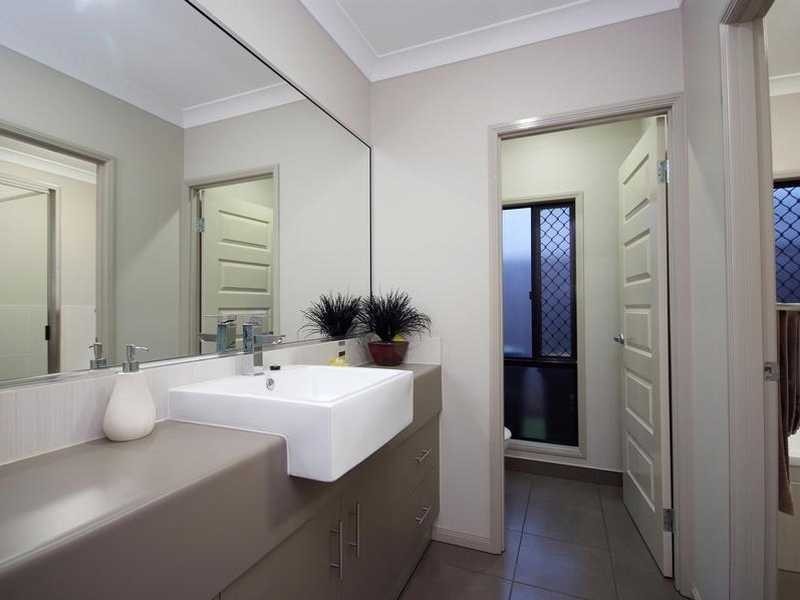 114 McFarlane Drive, Kanimbla QLD 4870