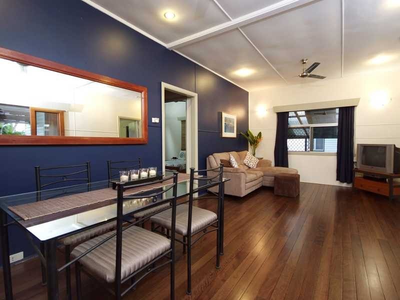 37 Collinson Street, Westcourt QLD 4870