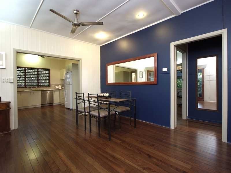 37 Collinson Street, Westcourt QLD 4870